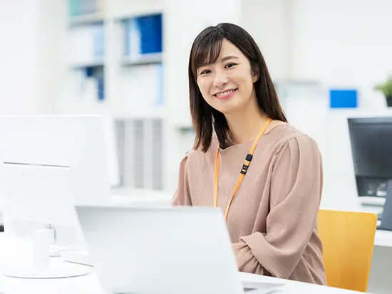 飲食フランチャイズを基盤に、教育事業へと成長を続ける企業です。