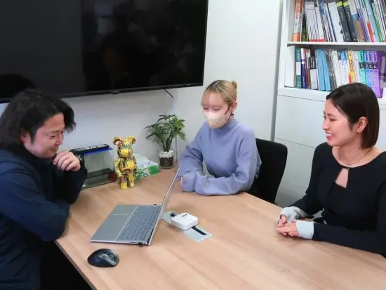 10時出勤で通勤ラッシュを回避！残業も月10時間以内と短めのため、ワークライフバランスもバッチリです★