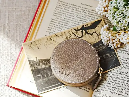 これまでレザーアイテムを中心に扱っていましたが、今回は調味料ブランドの新プロジェクトをスタート！