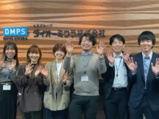 これまでの経験も大事ですが､何より「人物重視」の姿勢を大切にしています。※写真は本社にて撮影