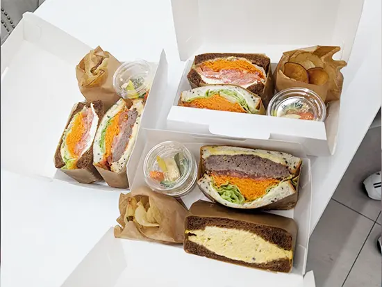 誕生日祝いで食事の補助も♪スタッフ同士で交流しやすい制度もあります◎