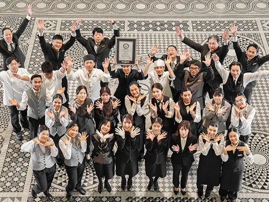 白浜の食材を使った料理を楽しめるビュッフェレストランでおもてなし。