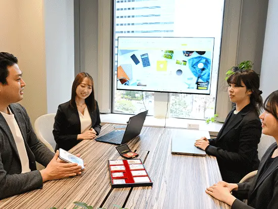 上司・部下関係なく意見を出し合える、風通しの良い環境！