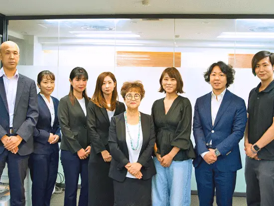 創業30年の実績×先進ITを活用した、柔軟さと温かさが魅力の社労士法人です。