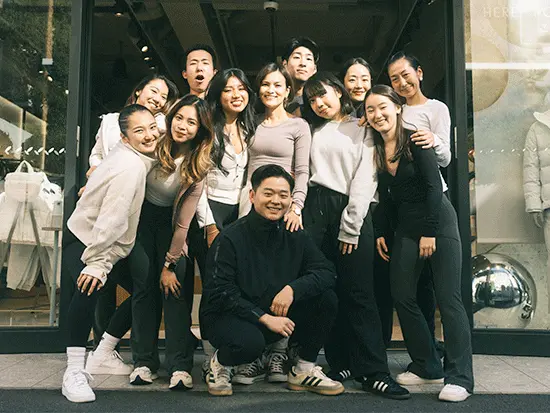 多様性を愛するルルレモン。人種や年齢も関係なく「自分らしく」輝ける、エネルギッシュな仲間たちです！