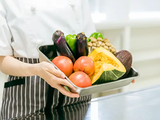 毎日作った料理をまかないとして食べることができるので、お昼ご飯の持参は不要◎