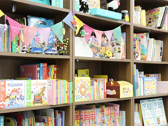 残業月10時間以内、年休120日以上。自分の裁量を持って、柔軟に働ける環境です！