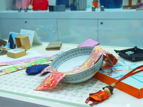 年間休日120日以上に加え、日曜定休あり。無理なく働ける環境で、私生活も大切にできます。