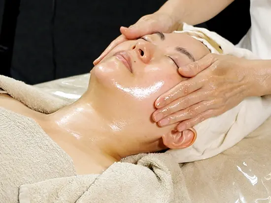 「人にも地球にもやさしい」業界初のゲル化粧品を開発した純自然派化粧品のパイオニア