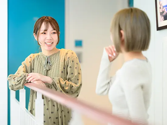 外苑前駅から徒歩5分のおしゃれな本社オフィス。面接はリラックスしてお越しください！