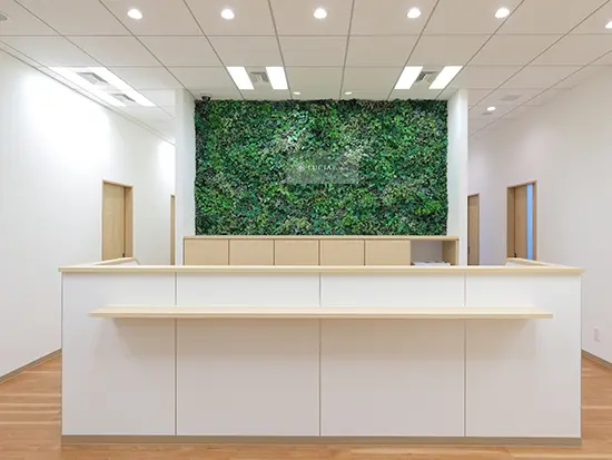 美容医療を通じてスタッフもお客様（患者様）も光り輝く未来を