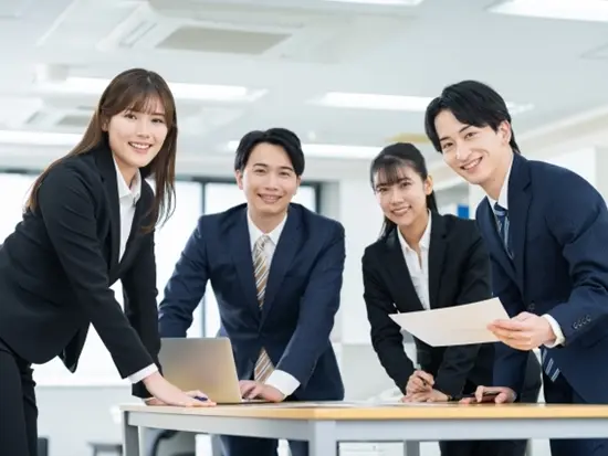 チームで支え合いながら成長できる、明るい職場です。