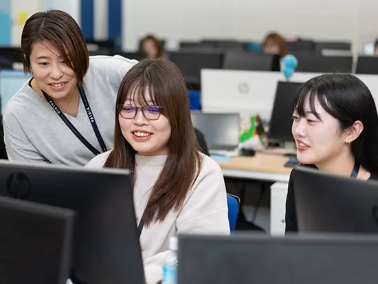 先輩のほとんどが未経験スタート。チームで協力して進めるスタイルなので、安心して仕事に慣れていけます！