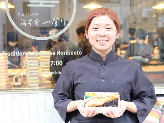 髪色自由でおしゃれを楽しめるのが嬉しいポイントです◎