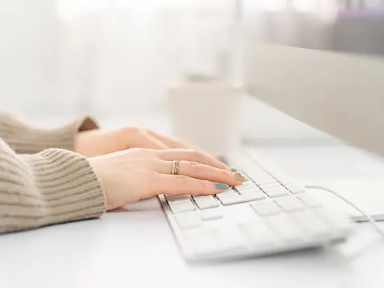 髪色・ネイル・服装自由です♪