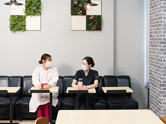 未経験中途入社者多数！販売・サービスや事務職など多種多様な未経験者を採用しています！