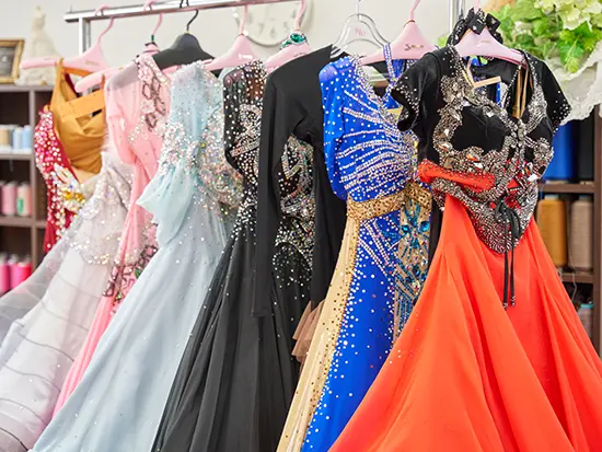 普段は触れることのできない衣装を扱っています◎