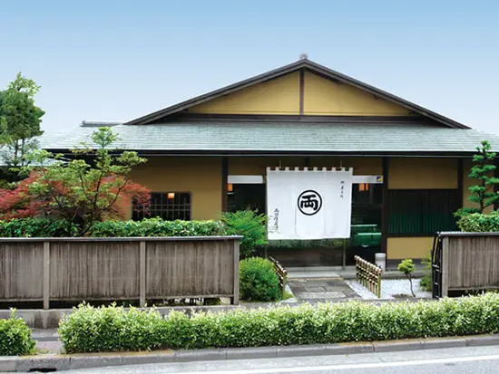 約390年、まごころ込めた菓子づくりを続けています