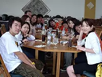 こちらは社員旅行の様子。みんなリフレッシュしてます。