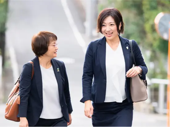 いつも気に掛けてくれて、一緒に歩んでくれる先輩がいるから、 未経験からでもしっかり成長できました♪