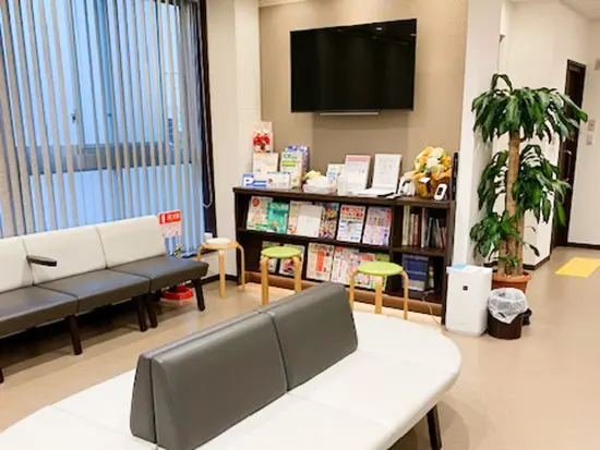残業はほとんどなく、子育てや家庭の事情にも理解が深い職場です。20代〜50代の女性スタッフが活躍中！