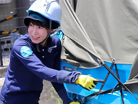 廃棄物を資源化する事業。未経験からドライバーは年収600万円以上も可能です◎