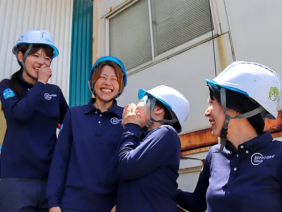 20代〜30代の女性4名が在籍。女性専用更衣室も完備しています。