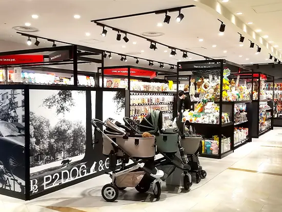百貨店や大型商業施設内の、キレイな店舗で勤務していただきます♪