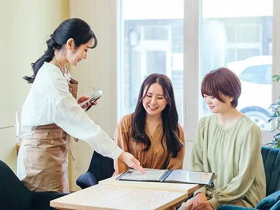 社員に志望理由や入社して良かったことを聞きました！
