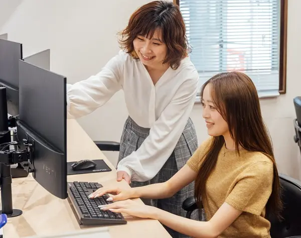 【事務スタッフ｜購買担当】未経験OK*月給31～35万円*土日休*服装&髪色自由