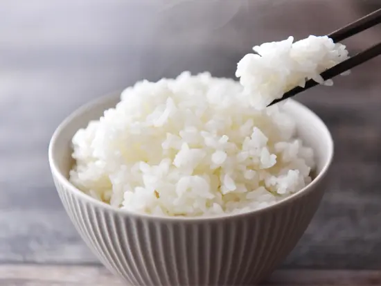 おいしい「ご飯」をお届けする企業なので…もちろん、社員にも支給！ランチには、おかずだけ持参する方も。