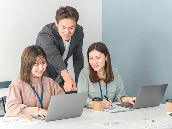 残業はほとんどなく、定時退社も可能。ワークライフバランスを大切にできます！