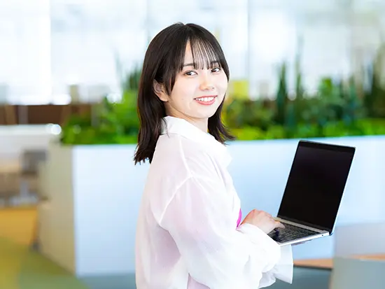 お休みも安定も…全部叶える、あたらしい選択。