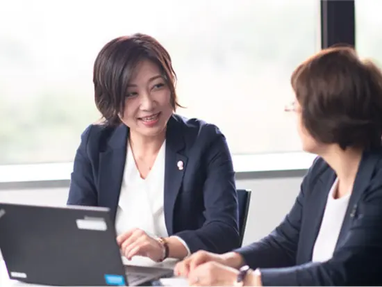 いつも気に掛けてくれて、一緒に歩んでくれ る先輩がいるから、 ゼロからでもしっかり成 長できました♪