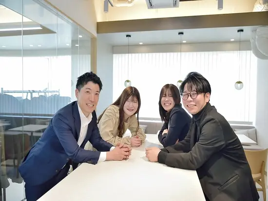 社員同士の距離が近い、温かな社風が特徴です♪