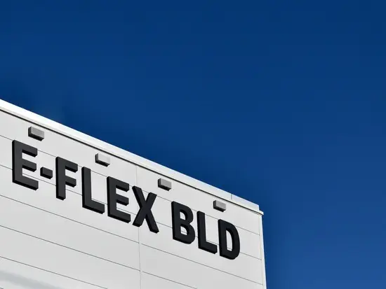 “不動産（estate）を、柔軟（flex）に”。社名の発想のまま、不動産に挑み続けます