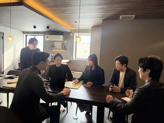 綺麗でオシャレなオフィスで快適な環境のもと、業務に取り組めます！