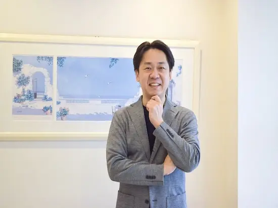 こちらが、当社代表の村越です！ 社長と呼ばれるのは好ましくないようで全社員が村越さんと呼んでいます。