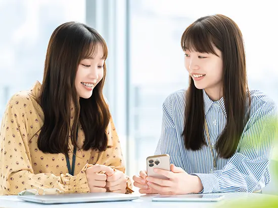 服装が自由なのでお洒落も楽しめる！