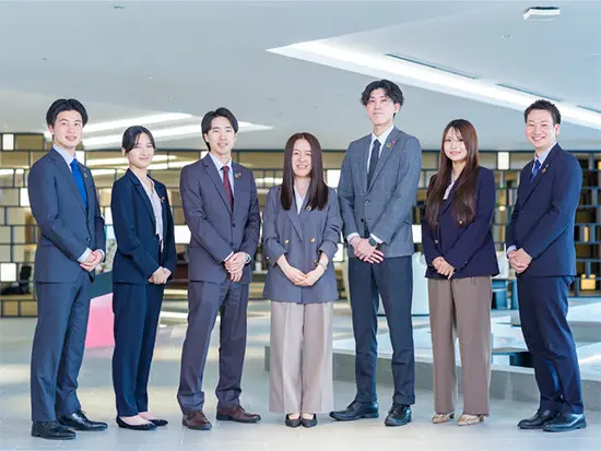 上場企業グループの安定した基盤のもと、成長を続けている会社です！