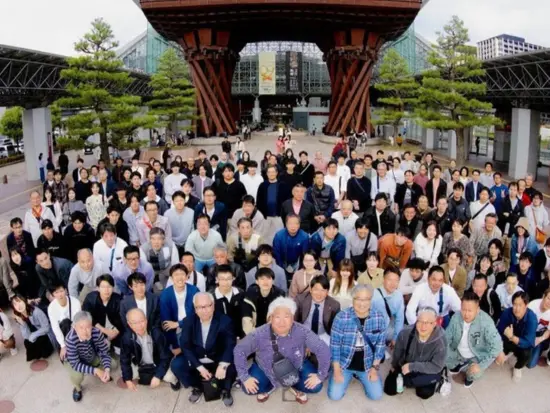 社員旅行など社内イベントでの交流も活発！部署を超えて相談がしやすく、風通しの良い職場環境です♪
