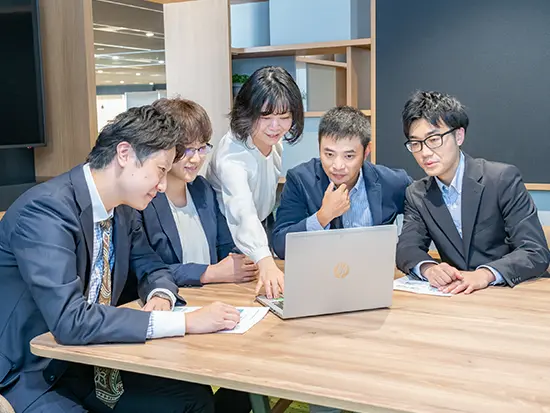 アイデアや意見を発信しやすい、フラットな社風です！