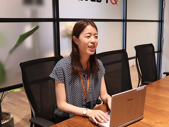 テクノロジーで書店を救う喜び｜社員Iさん