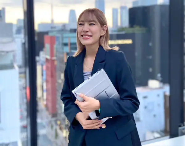 ヘアケアメーカーの受注在庫管理スタッフ*服装髪型ネイル自由*正社員*銀座