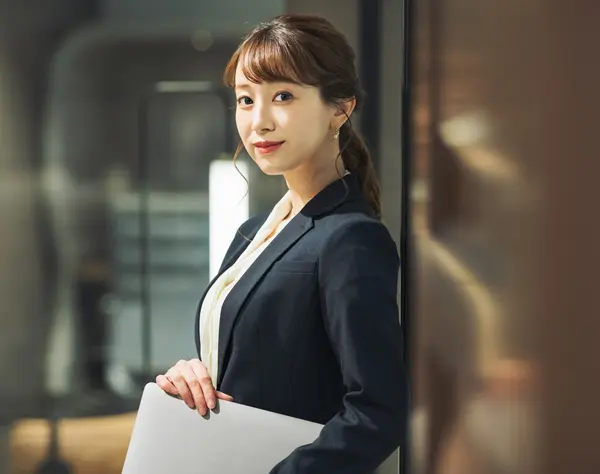 【サポート事務】服装髪型・ネイル自由＊恵比寿＊未経験歓迎＊10時出社
