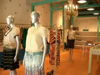 店内ディスプレイも重要な仕事の1つ。スタッフのセンスが光る！