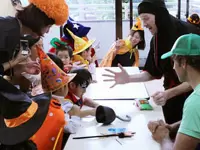 【WinBe】ハロウィーンイベントの様子。アイデアを出し合いながら子ども達が楽しめる工夫を凝らしました。