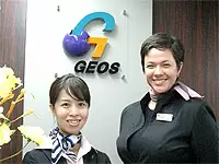 英語の会話が飛び交うインターナショナルなオフィスです！