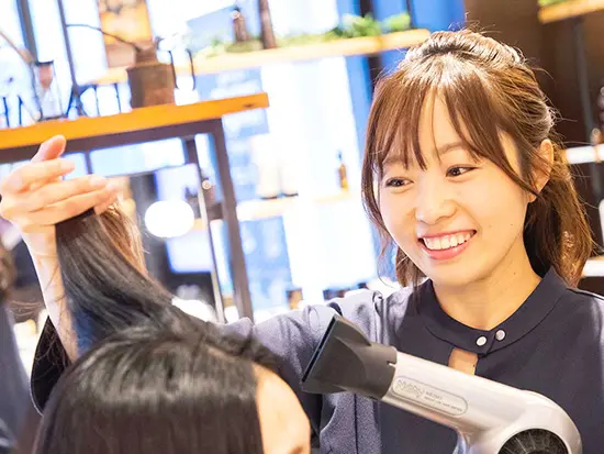 「コスメ初心者だった私が感じた、働く楽しさ」