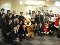 お客様を招いてクリスマスパーティー。お客様との距離の近さも当社の自慢の一つです。